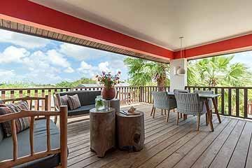 morena resort - stills - lowres-28.jpg