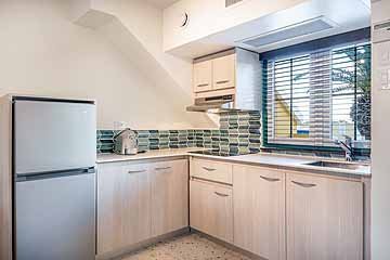 one bedroom suite kitchen.jpg