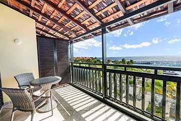 2023_oceanfrontrm_balcony_1-768x513.jpg